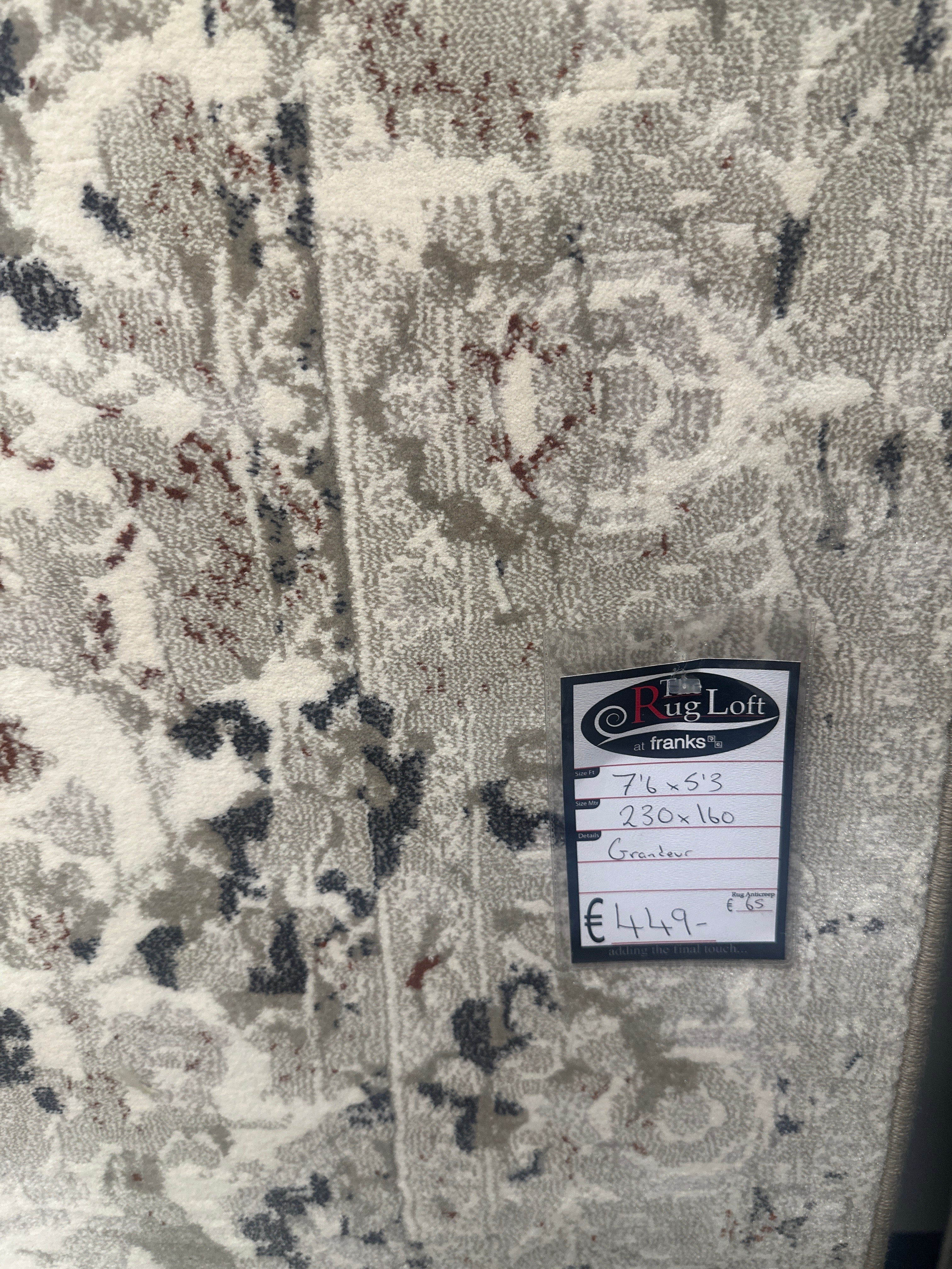 Grandeur Medallion Cream