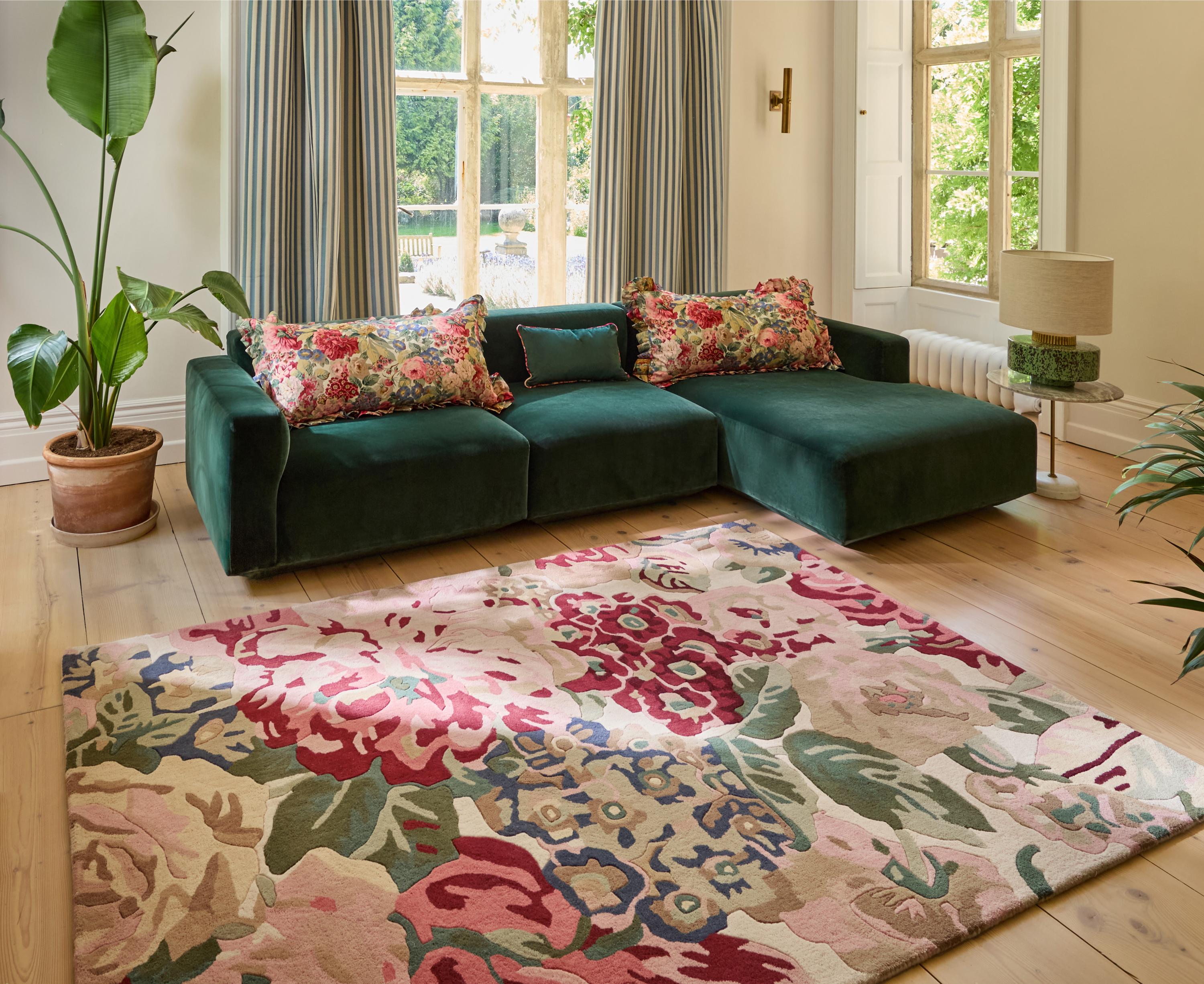 Rose & Peony Red (045000) Rug