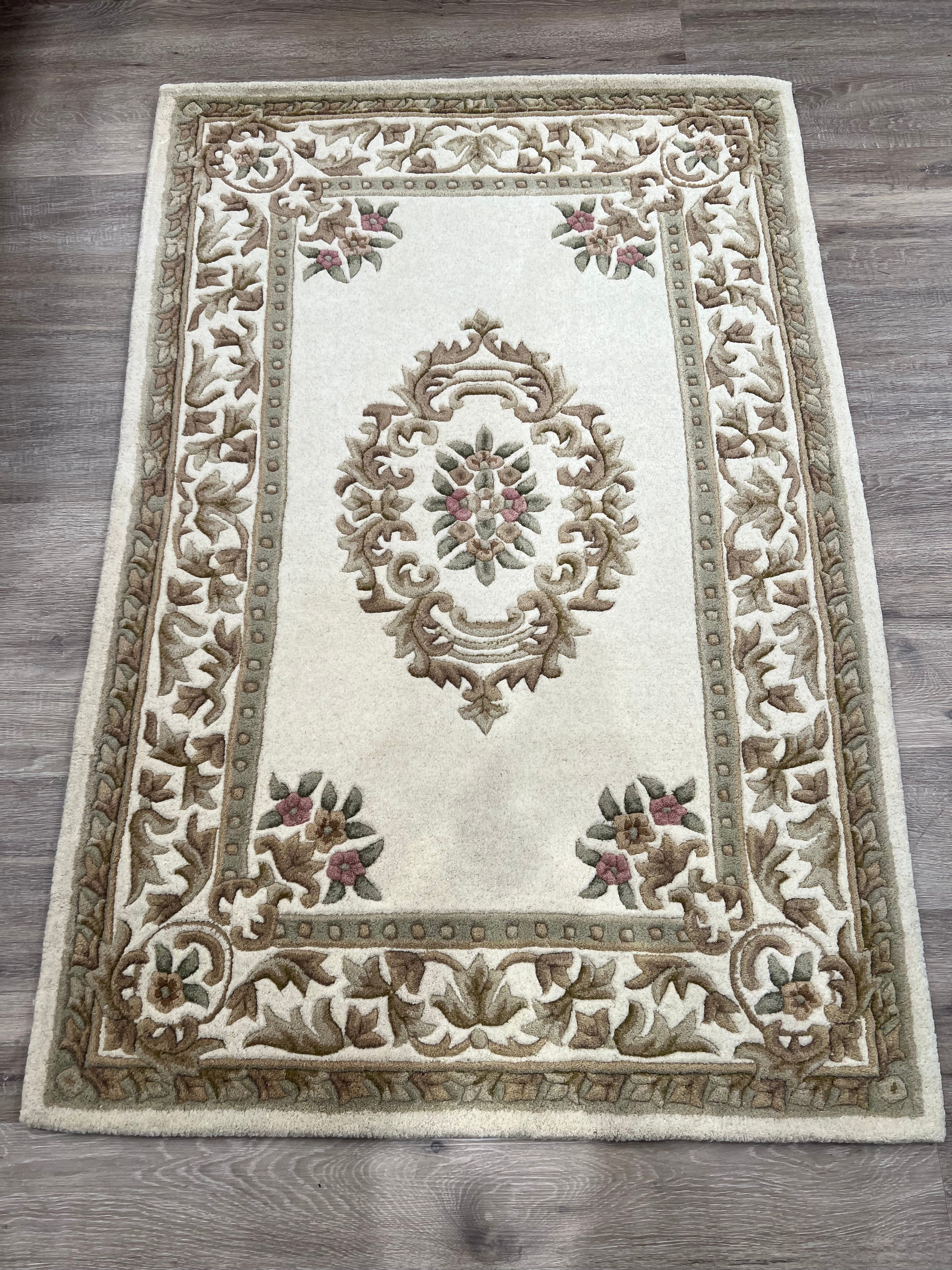 Taj Cream/Cream 100% Wool Rug